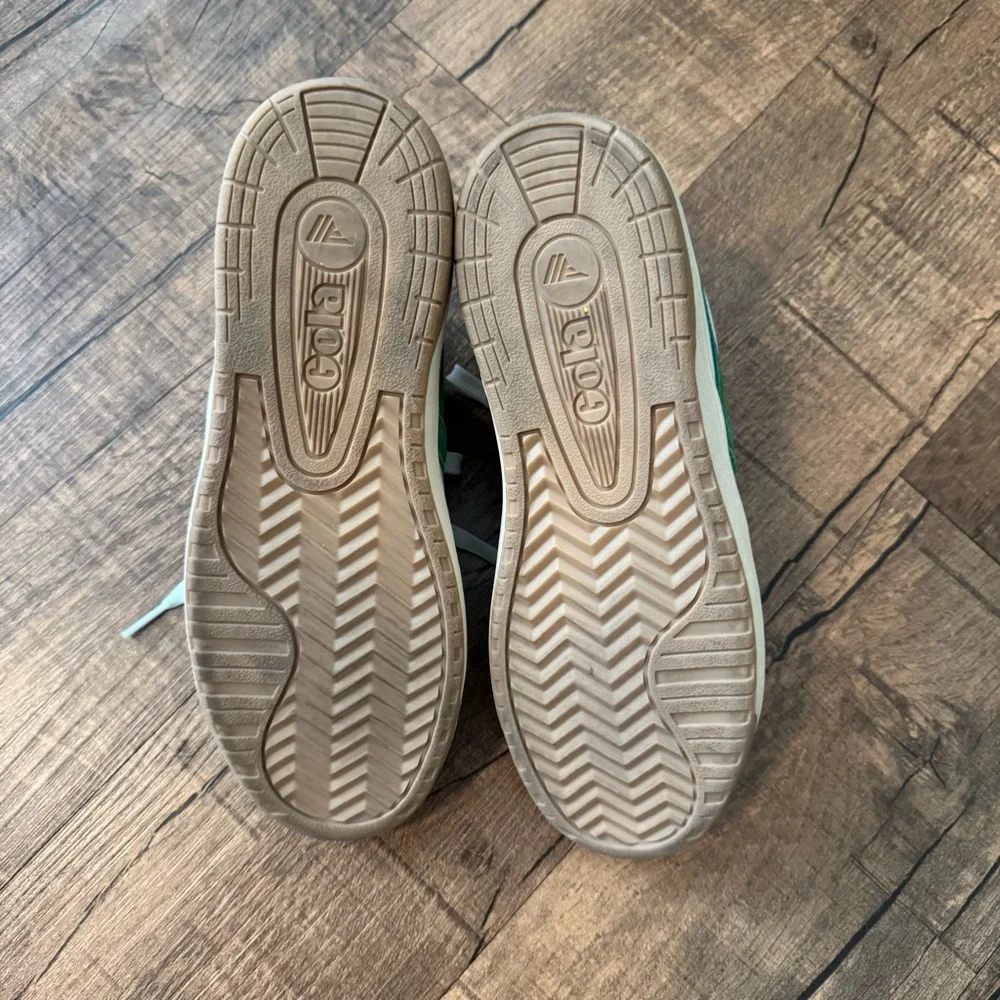 Gola Classic Green and White Trainers - Picture 4 of 4